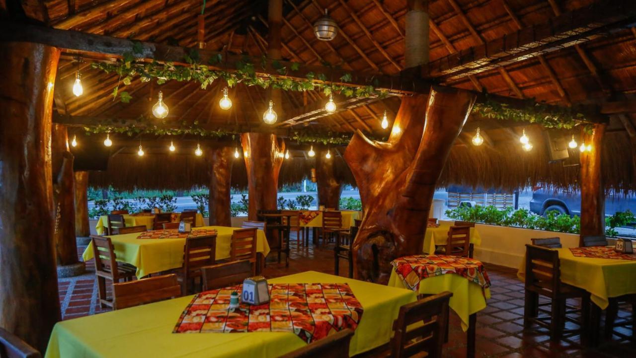 Hotel y Restaurante Mesón del Gitano Caucasia Exterior foto