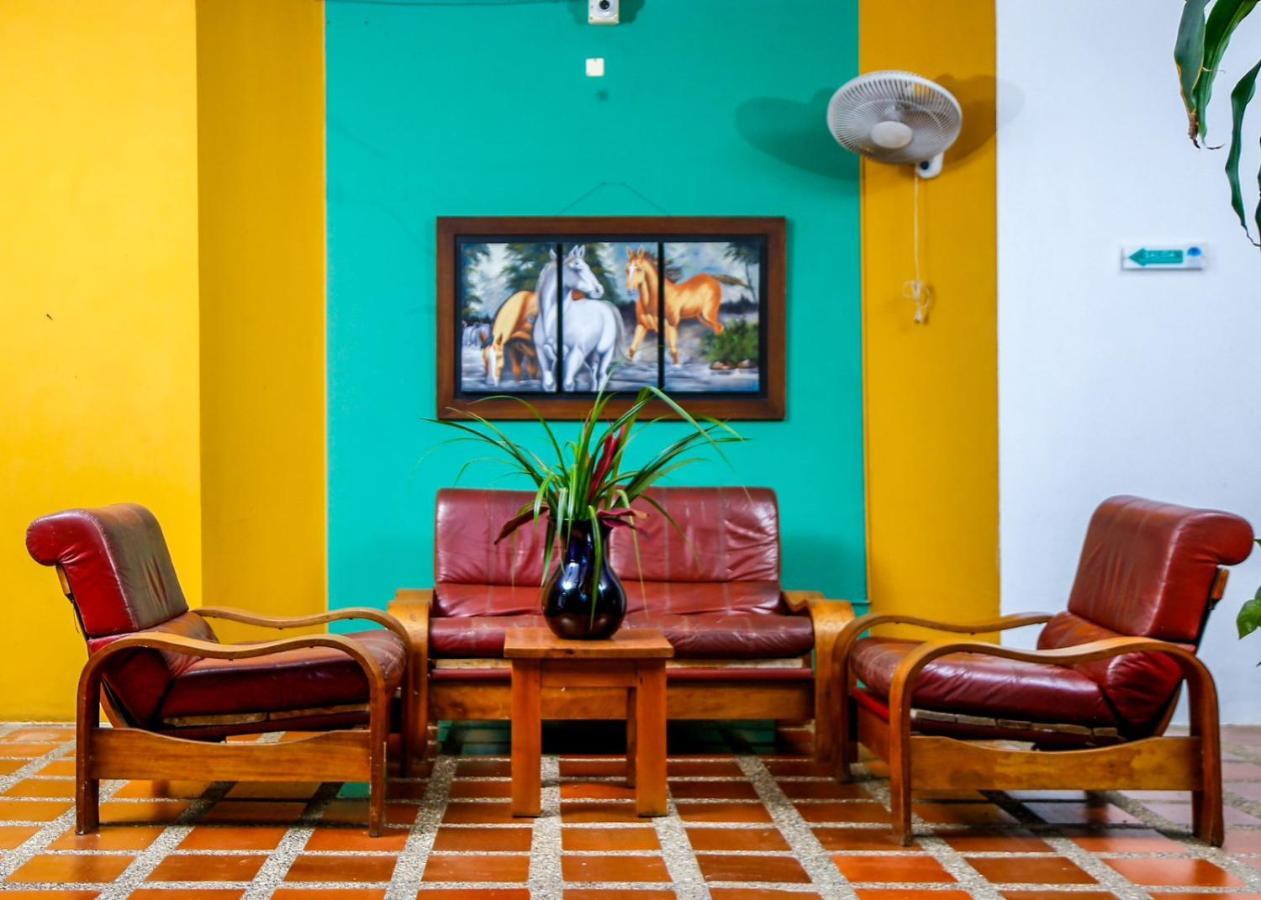 Hotel y Restaurante Mesón del Gitano Caucasia Exterior foto