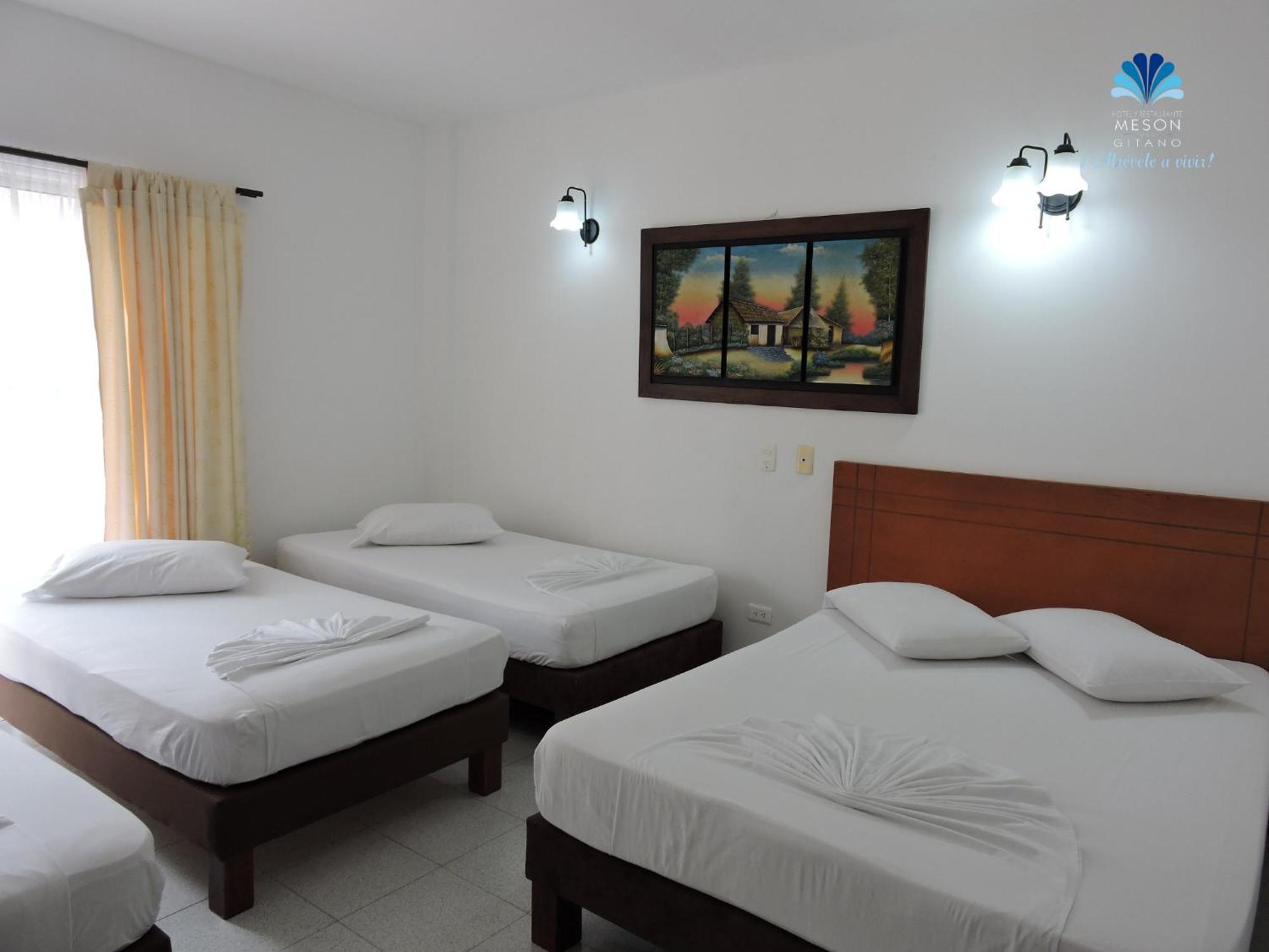 Hotel y Restaurante Mesón del Gitano Caucasia Habitación foto